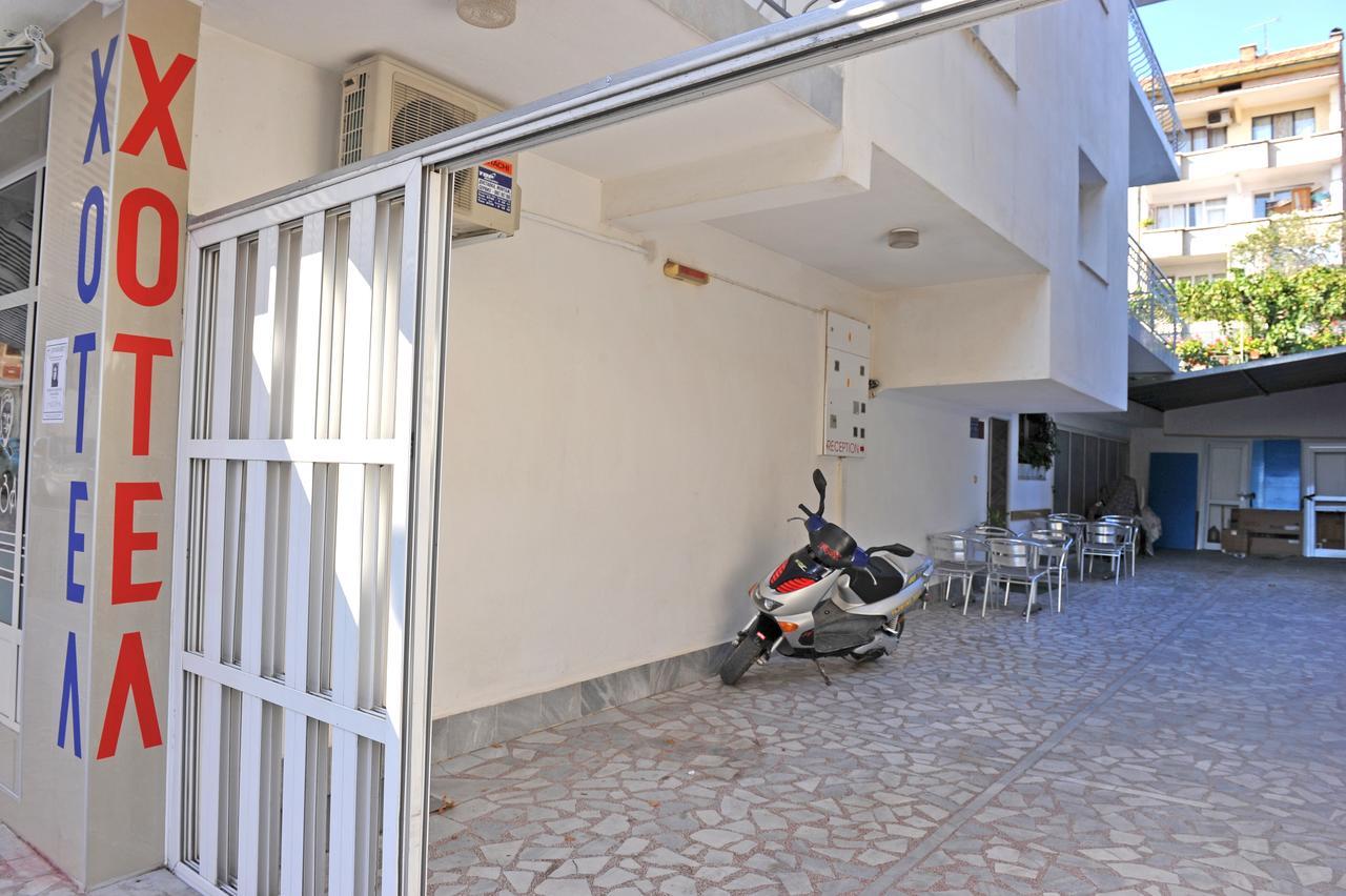 Family Hotel Blazhi 산단스키 외부 사진