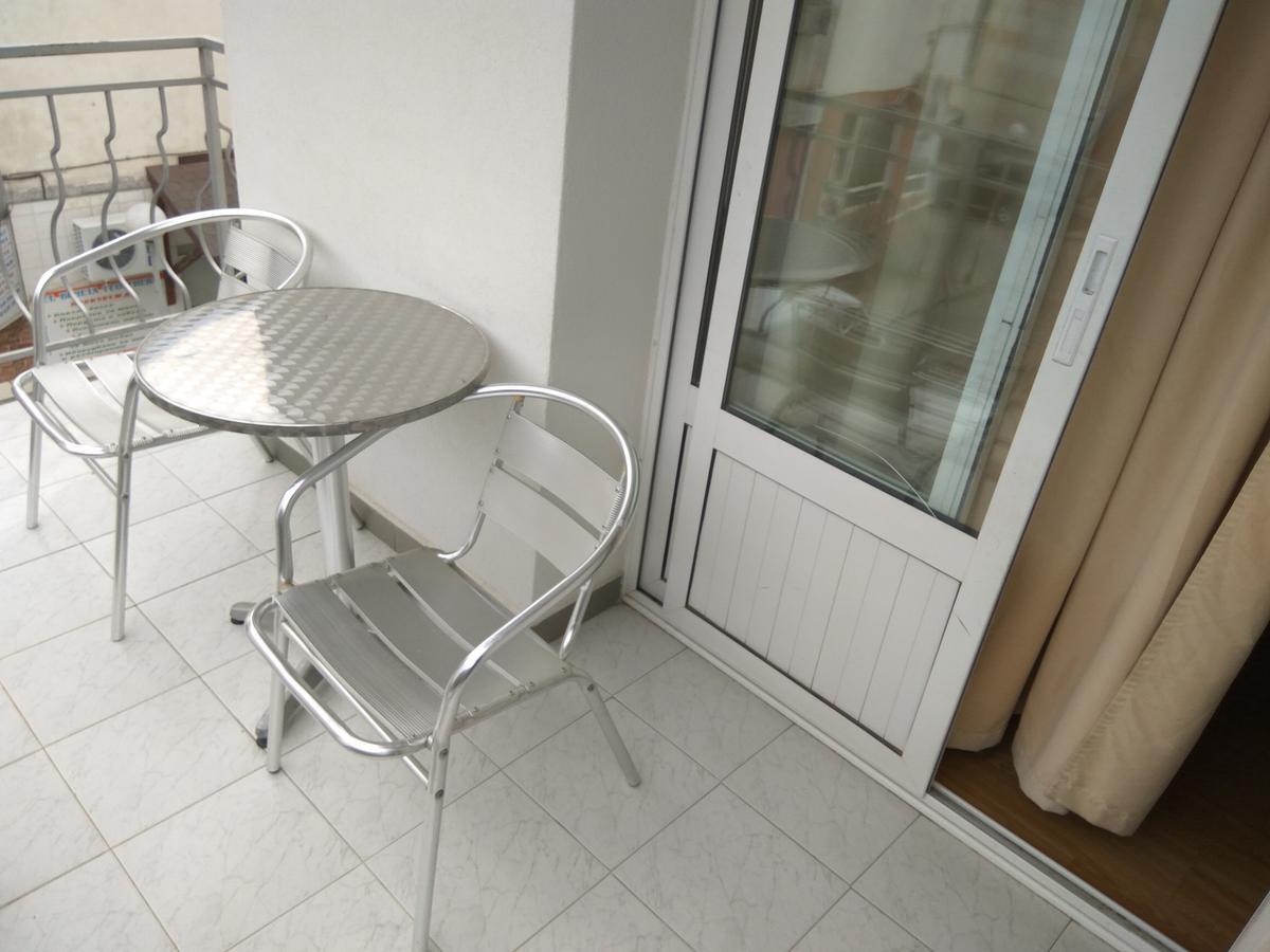 Family Hotel Blazhi 산단스키 외부 사진