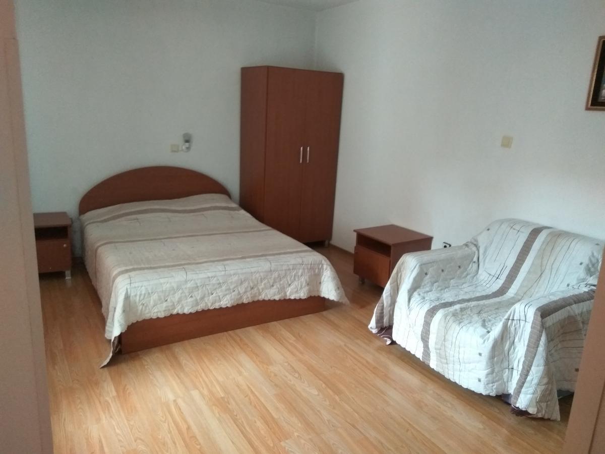 Family Hotel Blazhi 산단스키 외부 사진